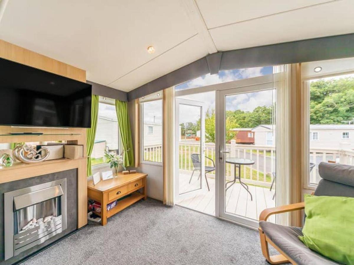 Apple Tree Lodge Hot Tub 3 Bedroom 2 Bars Морпет Екстериор снимка