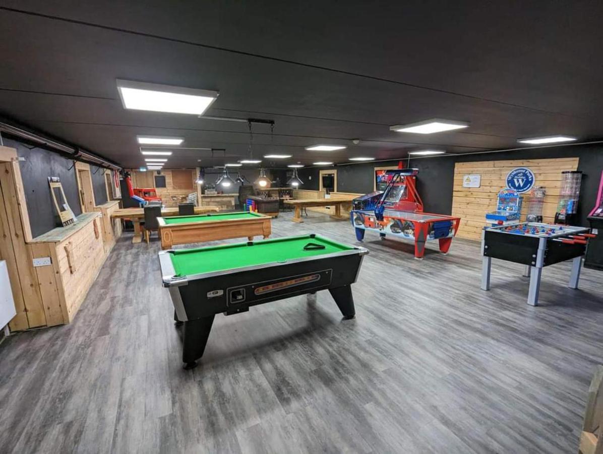 Apple Tree Lodge Hot Tub 3 Bedroom 2 Bars Морпет Екстериор снимка